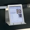 Portatablet en aluminio y cristal