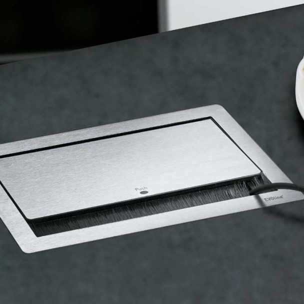 Regleta de 3 Enchufes Schuko para Encastre en Encimera